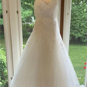 Pronovias White Lace Wedding Dress